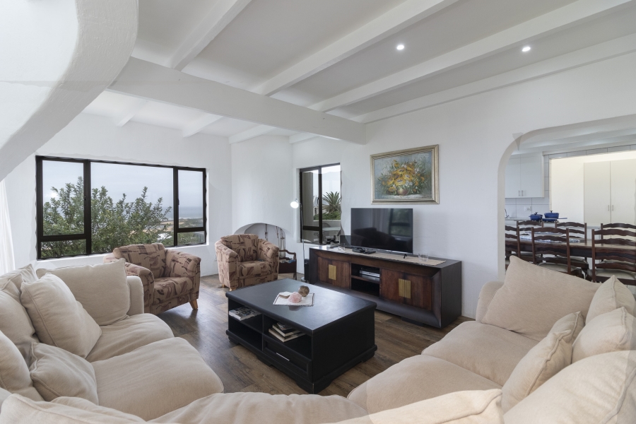 6 Bedroom Property for Sale in West Beach Eastern Cape